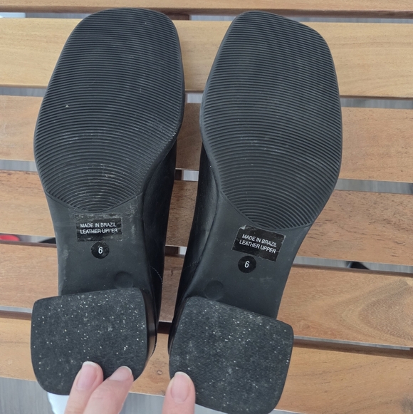 Bata Black Leather Block Heel Loafers - Like New - Picture 6 of 8